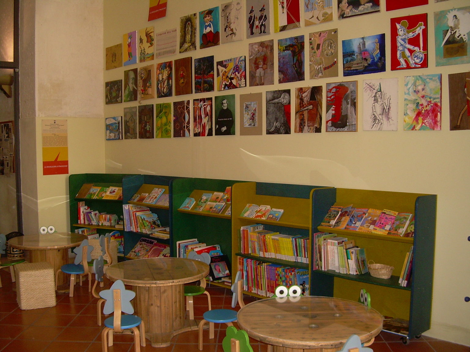 Libreria Per Bambini ZONEKIZ A 3 Ripiani - In Legno Per Cameretta O Stanza Giochi - Foto 5